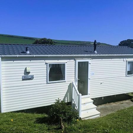 Large 4 Person Couples And Family Caravan In Newquay Bay Resort Exteriér fotografie