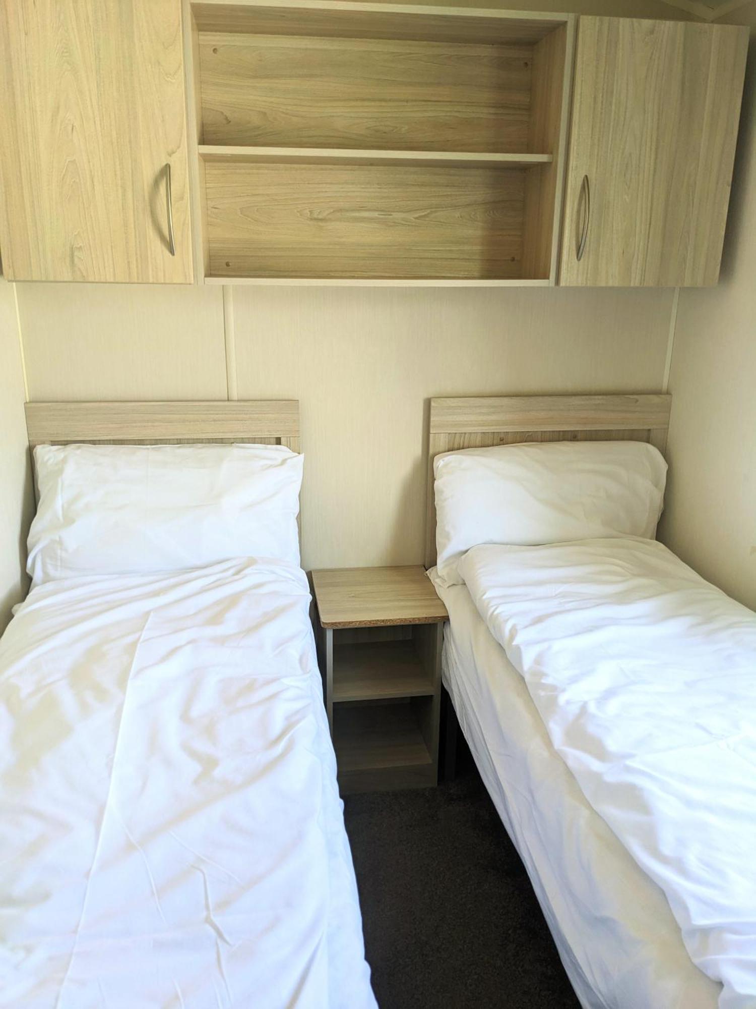 Large 4 Person Couples And Family Caravan In Newquay Bay Resort Exteriér fotografie